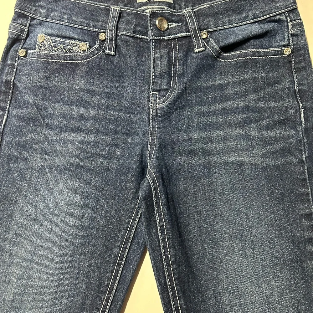 Mudd junior‎ size 3 skinny jeans with bedazzled back pockets low rise